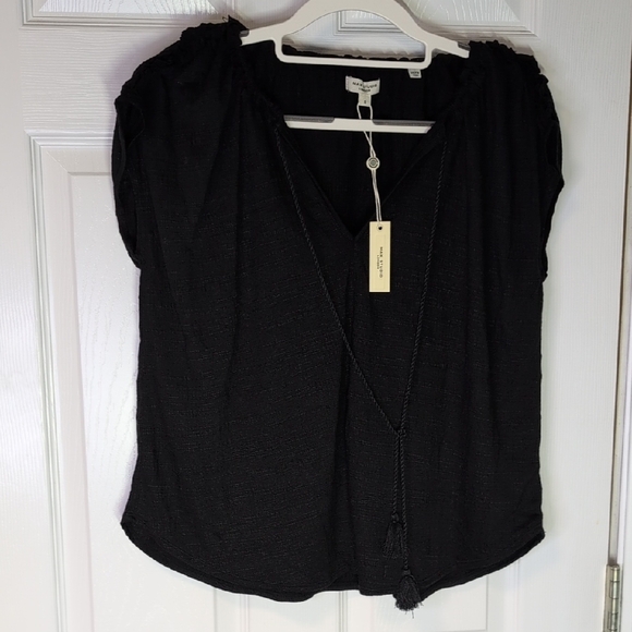 Max Studio Black Top with Cap Sleeves and Tie Neckline - Picture 1 of 10